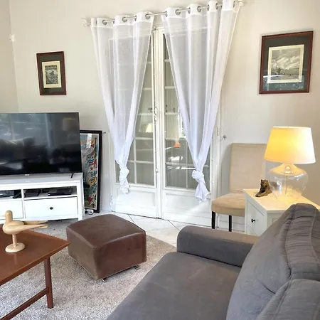 Сasa de vacaciones Holiday La Belle Cesaree By Interhome